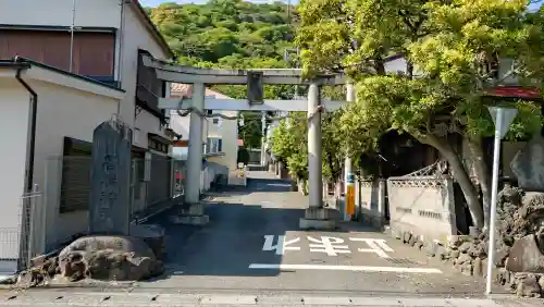 吾妻神社の{uncategorized: "未分類", other: "その他", undefined: "問題あり", building: "その他建物", grave: "お墓", sacred_gate: "鳥居", guardian: "狛犬", statue: "像", buddha: "仏像", history: "歴史", nature: "自然", garden: "庭園", animal: "動物", pagoda: "塔", temizu: "手水舎", mountain_gate: "山門・神門", sanctuary: "本殿・本堂", subordinate: "末社・摂社", art: "芸術", scenery: "景色", jizo: "地蔵", ema: "絵馬", goshuin: "御朱印", omikuji: "おみくじ", items: "授与品その他", amulet: "お守り", goshuincho: "御朱印帳", eats: "食事", festival: "お祭り", votive_dance: "神楽", shichigosan: "七五三参", wedding: "結婚式", experience: "体験その他", initially: "初詣", around: "周辺", anti_infection: "感染症対策"}