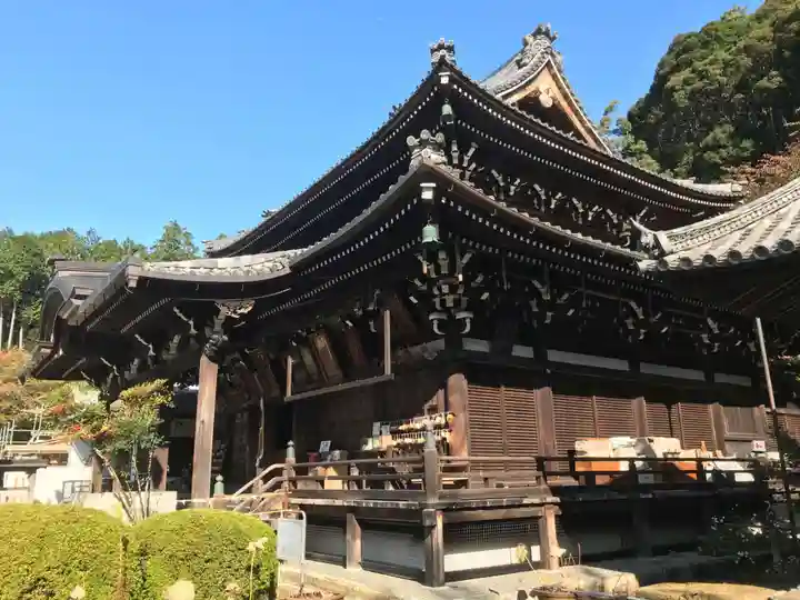 三室戸寺の本殿・本堂