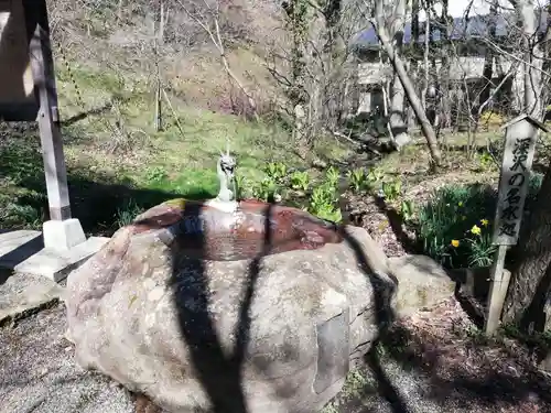 源泉神社の手水