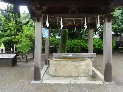 片瀬諏訪神社の手水舎