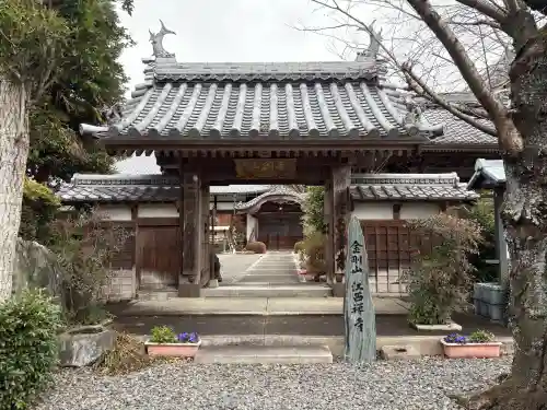 江西寺（祈願だるま寺）の{uncategorized: "未分類", other: "その他", undefined: "問題あり", building: "その他建物", grave: "お墓", sacred_gate: "鳥居", guardian: "狛犬", statue: "像", buddha: "仏像", history: "歴史", nature: "自然", garden: "庭園", animal: "動物", pagoda: "塔", temizu: "手水舎", mountain_gate: "山門・神門", sanctuary: "本殿・本堂", subordinate: "末社・摂社", art: "芸術", scenery: "景色", jizo: "地蔵", ema: "絵馬", goshuin: "御朱印", omikuji: "おみくじ", items: "授与品その他", amulet: "お守り", goshuincho: "御朱印帳", eats: "食事", festival: "お祭り", votive_dance: "神楽", shichigosan: "七五三参", wedding: "結婚式", experience: "体験その他", initially: "初詣", around: "周辺", anti_infection: "感染症対策"}
