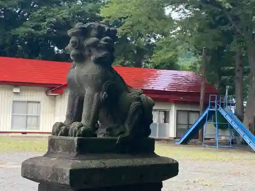 鳥海稲荷神社の狛犬