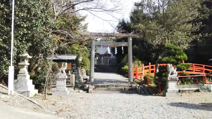赤尾渋垂郡辺神社の鳥居