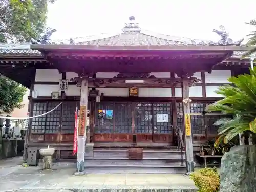 観音寺の本殿