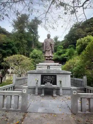 妙本寺の像