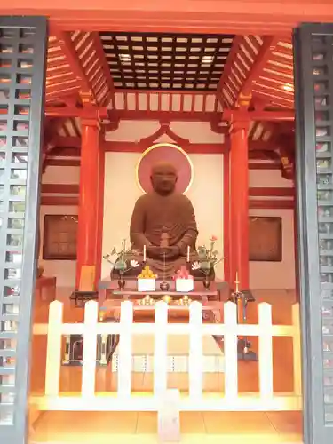 宝仙寺の像