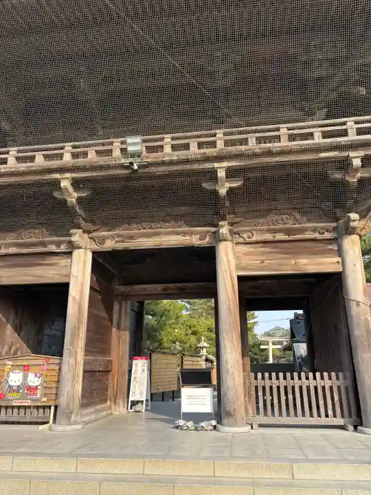 白山神社の{uncategorized: "未分類", other: "その他", undefined: "問題あり", building: "その他建物", grave: "お墓", sacred_gate: "鳥居", guardian: "狛犬", statue: "像", buddha: "仏像", history: "歴史", nature: "自然", garden: "庭園", animal: "動物", pagoda: "塔", temizu: "手水舎", mountain_gate: "山門・神門", sanctuary: "本殿・本堂", subordinate: "末社・摂社", art: "芸術", scenery: "景色", jizo: "地蔵", ema: "絵馬", goshuin: "御朱印", omikuji: "おみくじ", items: "授与品その他", amulet: "お守り", goshuincho: "御朱印帳", eats: "食事", festival: "お祭り", votive_dance: "神楽", shichigosan: "七五三参", wedding: "結婚式", experience: "体験その他", initially: "初詣", around: "周辺", anti_infection: "感染症対策"}