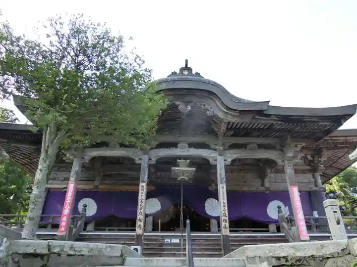成相寺の本殿・本堂