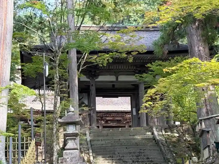 西明寺の山門・神門
