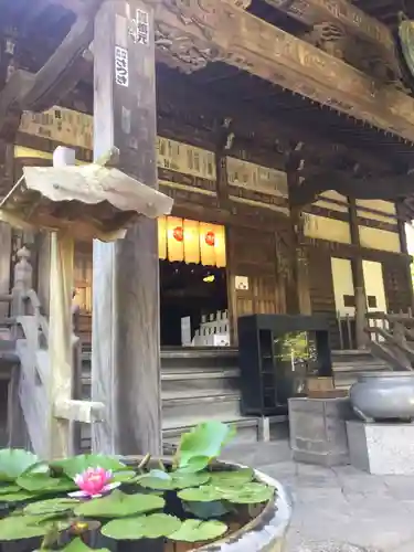 宝戒寺の本殿