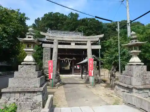 伊豫岡八幡神社の鳥居