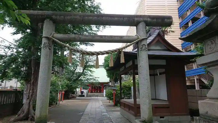 氷川鍬神社の鳥居