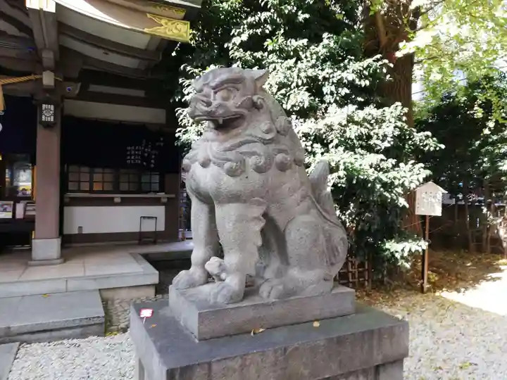 大鳥神社の狛犬