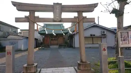 稲荷神社の鳥居