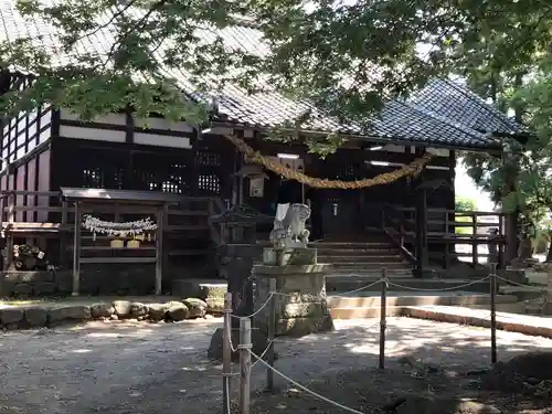 白鳥神社の本殿