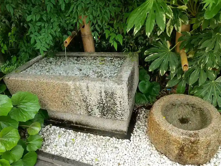 鉄道神社の手水舎