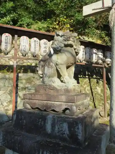 八神社の狛犬