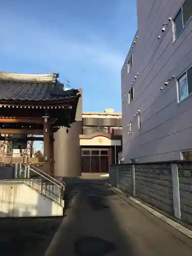 覚王寺の本殿