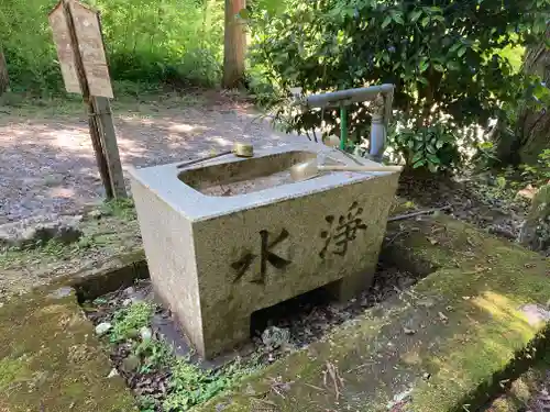 白山神社の手水舎