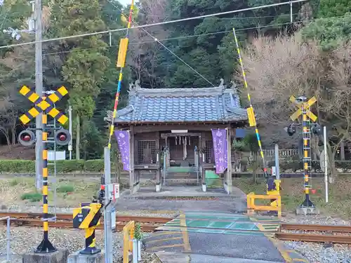 犬次神社の山門・神門