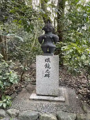 熱田神宮の像