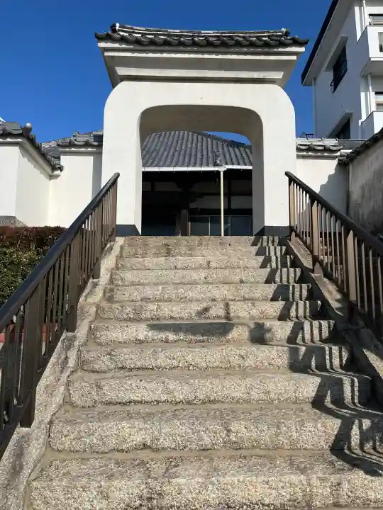 東光寺の{uncategorized: "未分類", other: "その他", undefined: "問題あり", building: "その他建物", grave: "お墓", sacred_gate: "鳥居", guardian: "狛犬", statue: "像", buddha: "仏像", history: "歴史", nature: "自然", garden: "庭園", animal: "動物", pagoda: "塔", temizu: "手水舎", mountain_gate: "山門・神門", sanctuary: "本殿・本堂", subordinate: "末社・摂社", art: "芸術", scenery: "景色", jizo: "地蔵", ema: "絵馬", goshuin: "御朱印", omikuji: "おみくじ", items: "授与品その他", amulet: "お守り", goshuincho: "御朱印帳", eats: "食事", festival: "お祭り", votive_dance: "神楽", shichigosan: "七五三参", wedding: "結婚式", experience: "体験その他", initially: "初詣", around: "周辺", anti_infection: "感染症対策"}