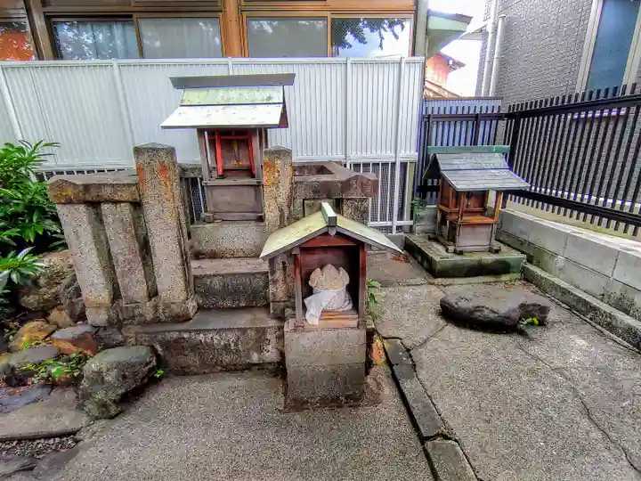 天王坊稲荷神社の末社・摂社
