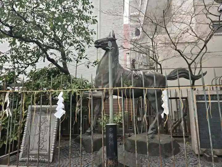 御幸森天神宮の{uncategorized: "未分類", other: "その他", undefined: "問題あり", building: "その他建物", grave: "お墓", sacred_gate: "鳥居", guardian: "狛犬", statue: "像", buddha: "仏像", history: "歴史", nature: "自然", garden: "庭園", animal: "動物", pagoda: "塔", temizu: "手水舎", mountain_gate: "山門・神門", sanctuary: "本殿・本堂", subordinate: "末社・摂社", art: "芸術", scenery: "景色", jizo: "地蔵", ema: "絵馬", goshuin: "御朱印", omikuji: "おみくじ", items: "授与品その他", amulet: "お守り", goshuincho: "御朱印帳", eats: "食事", festival: "お祭り", votive_dance: "神楽", shichigosan: "七五三参", wedding: "結婚式", experience: "体験その他", initially: "初詣", around: "周辺", anti_infection: "感染症対策"}