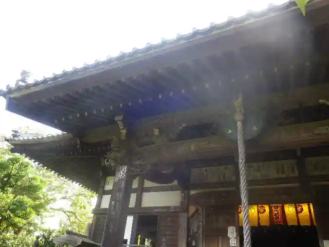 宝戒寺の本殿・本堂