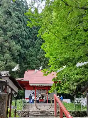 御座石神社の{uncategorized: "未分類", other: "その他", undefined: "問題あり", building: "その他建物", grave: "お墓", sacred_gate: "鳥居", guardian: "狛犬", statue: "像", buddha: "仏像", history: "歴史", nature: "自然", garden: "庭園", animal: "動物", pagoda: "塔", temizu: "手水舎", mountain_gate: "山門・神門", sanctuary: "本殿・本堂", subordinate: "末社・摂社", art: "芸術", scenery: "景色", jizo: "地蔵", ema: "絵馬", goshuin: "御朱印", omikuji: "おみくじ", items: "授与品その他", amulet: "お守り", goshuincho: "御朱印帳", eats: "食事", festival: "お祭り", votive_dance: "神楽", shichigosan: "七五三参", wedding: "結婚式", experience: "体験その他", initially: "初詣", around: "周辺", anti_infection: "感染症対策"}