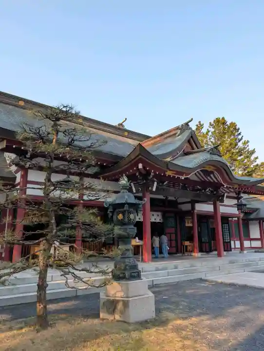 氣比神宮の{uncategorized: "未分類", other: "その他", undefined: "問題あり", building: "その他建物", grave: "お墓", sacred_gate: "鳥居", guardian: "狛犬", statue: "像", buddha: "仏像", history: "歴史", nature: "自然", garden: "庭園", animal: "動物", pagoda: "塔", temizu: "手水舎", mountain_gate: "山門・神門", sanctuary: "本殿・本堂", subordinate: "末社・摂社", art: "芸術", scenery: "景色", jizo: "地蔵", ema: "絵馬", goshuin: "御朱印", omikuji: "おみくじ", items: "授与品その他", amulet: "お守り", goshuincho: "御朱印帳", eats: "食事", festival: "お祭り", votive_dance: "神楽", shichigosan: "七五三参", wedding: "結婚式", experience: "体験その他", initially: "初詣", around: "周辺", anti_infection: "感染症対策"}