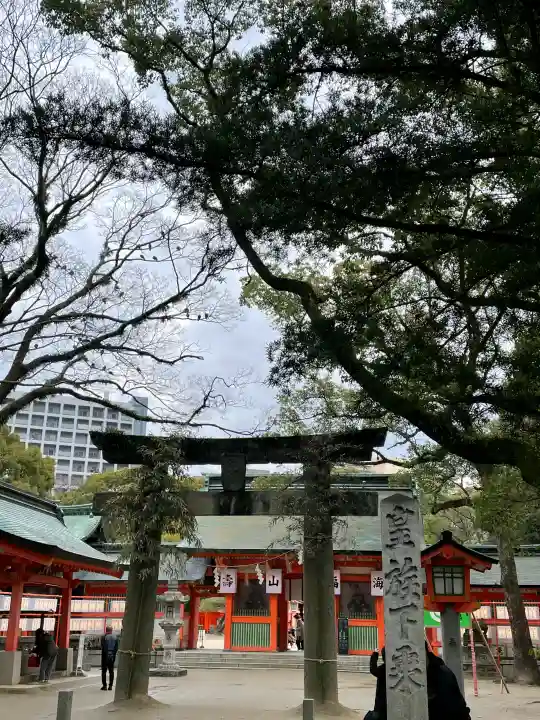 住吉神社の{uncategorized: "未分類", other: "その他", undefined: "問題あり", building: "その他建物", grave: "お墓", sacred_gate: "鳥居", guardian: "狛犬", statue: "像", buddha: "仏像", history: "歴史", nature: "自然", garden: "庭園", animal: "動物", pagoda: "塔", temizu: "手水舎", mountain_gate: "山門・神門", sanctuary: "本殿・本堂", subordinate: "末社・摂社", art: "芸術", scenery: "景色", jizo: "地蔵", ema: "絵馬", goshuin: "御朱印", omikuji: "おみくじ", items: "授与品その他", amulet: "お守り", goshuincho: "御朱印帳", eats: "食事", festival: "お祭り", votive_dance: "神楽", shichigosan: "七五三参", wedding: "結婚式", experience: "体験その他", initially: "初詣", around: "周辺", anti_infection: "感染症対策"}