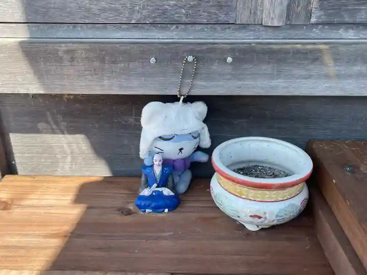 大谷吉継の首塚地蔵の{uncategorized: "未分類", other: "その他", undefined: "問題あり", building: "その他建物", grave: "お墓", sacred_gate: "鳥居", guardian: "狛犬", statue: "像", buddha: "仏像", history: "歴史", nature: "自然", garden: "庭園", animal: "動物", pagoda: "塔", temizu: "手水舎", mountain_gate: "山門・神門", sanctuary: "本殿・本堂", subordinate: "末社・摂社", art: "芸術", scenery: "景色", jizo: "地蔵", ema: "絵馬", goshuin: "御朱印", omikuji: "おみくじ", items: "授与品その他", amulet: "お守り", goshuincho: "御朱印帳", eats: "食事", festival: "お祭り", votive_dance: "神楽", shichigosan: "七五三参", wedding: "結婚式", experience: "体験その他", initially: "初詣", around: "周辺", anti_infection: "感染症対策"}