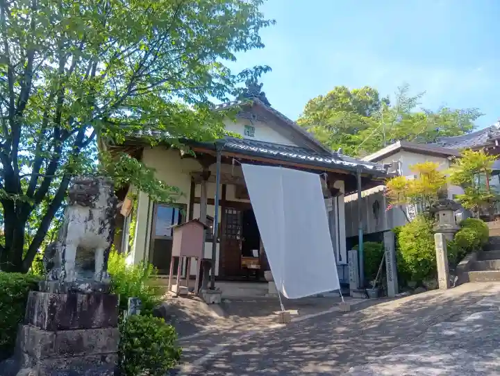 佛眼院の{uncategorized: "未分類", other: "その他", undefined: "問題あり", building: "その他建物", grave: "お墓", sacred_gate: "鳥居", guardian: "狛犬", statue: "像", buddha: "仏像", history: "歴史", nature: "自然", garden: "庭園", animal: "動物", pagoda: "塔", temizu: "手水舎", mountain_gate: "山門・神門", sanctuary: "本殿・本堂", subordinate: "末社・摂社", art: "芸術", scenery: "景色", jizo: "地蔵", ema: "絵馬", goshuin: "御朱印", omikuji: "おみくじ", items: "授与品その他", amulet: "お守り", goshuincho: "御朱印帳", eats: "食事", festival: "お祭り", votive_dance: "神楽", shichigosan: "七五三参", wedding: "結婚式", experience: "体験その他", initially: "初詣", around: "周辺", anti_infection: "感染症対策"}