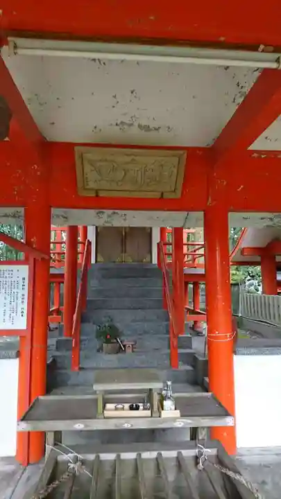 鎮守神社の鳥居