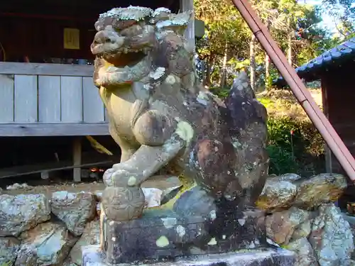 白山神社の狛犬