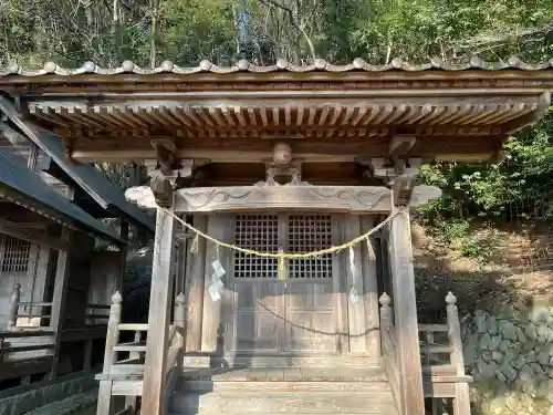 清神社の{uncategorized: "未分類", other: "その他", undefined: "問題あり", building: "その他建物", grave: "お墓", sacred_gate: "鳥居", guardian: "狛犬", statue: "像", buddha: "仏像", history: "歴史", nature: "自然", garden: "庭園", animal: "動物", pagoda: "塔", temizu: "手水舎", mountain_gate: "山門・神門", sanctuary: "本殿・本堂", subordinate: "末社・摂社", art: "芸術", scenery: "景色", jizo: "地蔵", ema: "絵馬", goshuin: "御朱印", omikuji: "おみくじ", items: "授与品その他", amulet: "お守り", goshuincho: "御朱印帳", eats: "食事", festival: "お祭り", votive_dance: "神楽", shichigosan: "七五三参", wedding: "結婚式", experience: "体験その他", initially: "初詣", around: "周辺", anti_infection: "感染症対策"}