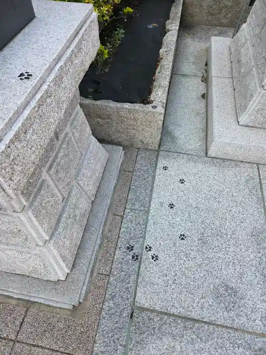 駒込妙義神社の{uncategorized: "未分類", other: "その他", undefined: "問題あり", building: "その他建物", grave: "お墓", sacred_gate: "鳥居", guardian: "狛犬", statue: "像", buddha: "仏像", history: "歴史", nature: "自然", garden: "庭園", animal: "動物", pagoda: "塔", temizu: "手水舎", mountain_gate: "山門・神門", sanctuary: "本殿・本堂", subordinate: "末社・摂社", art: "芸術", scenery: "景色", jizo: "地蔵", ema: "絵馬", goshuin: "御朱印", omikuji: "おみくじ", items: "授与品その他", amulet: "お守り", goshuincho: "御朱印帳", eats: "食事", festival: "お祭り", votive_dance: "神楽", shichigosan: "七五三参", wedding: "結婚式", experience: "体験その他", initially: "初詣", around: "周辺", anti_infection: "感染症対策"}