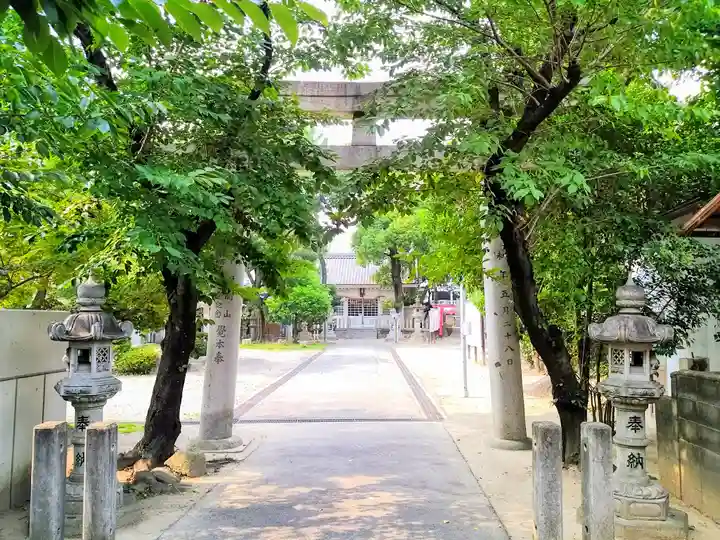 御霊神社の鳥居