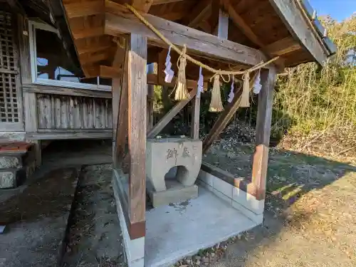 早馬神社の{uncategorized: "未分類", other: "その他", undefined: "問題あり", building: "その他建物", grave: "お墓", sacred_gate: "鳥居", guardian: "狛犬", statue: "像", buddha: "仏像", history: "歴史", nature: "自然", garden: "庭園", animal: "動物", pagoda: "塔", temizu: "手水舎", mountain_gate: "山門・神門", sanctuary: "本殿・本堂", subordinate: "末社・摂社", art: "芸術", scenery: "景色", jizo: "地蔵", ema: "絵馬", goshuin: "御朱印", omikuji: "おみくじ", items: "授与品その他", amulet: "お守り", goshuincho: "御朱印帳", eats: "食事", festival: "お祭り", votive_dance: "神楽", shichigosan: "七五三参", wedding: "結婚式", experience: "体験その他", initially: "初詣", around: "周辺", anti_infection: "感染症対策"}