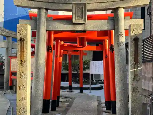 杉山稲荷神社の{uncategorized: "未分類", other: "その他", undefined: "問題あり", building: "その他建物", grave: "お墓", sacred_gate: "鳥居", guardian: "狛犬", statue: "像", buddha: "仏像", history: "歴史", nature: "自然", garden: "庭園", animal: "動物", pagoda: "塔", temizu: "手水舎", mountain_gate: "山門・神門", sanctuary: "本殿・本堂", subordinate: "末社・摂社", art: "芸術", scenery: "景色", jizo: "地蔵", ema: "絵馬", goshuin: "御朱印", omikuji: "おみくじ", items: "授与品その他", amulet: "お守り", goshuincho: "御朱印帳", eats: "食事", festival: "お祭り", votive_dance: "神楽", shichigosan: "七五三参", wedding: "結婚式", experience: "体験その他", initially: "初詣", around: "周辺", anti_infection: "感染症対策"}