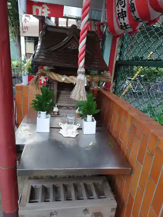 商和稲荷神社の本殿