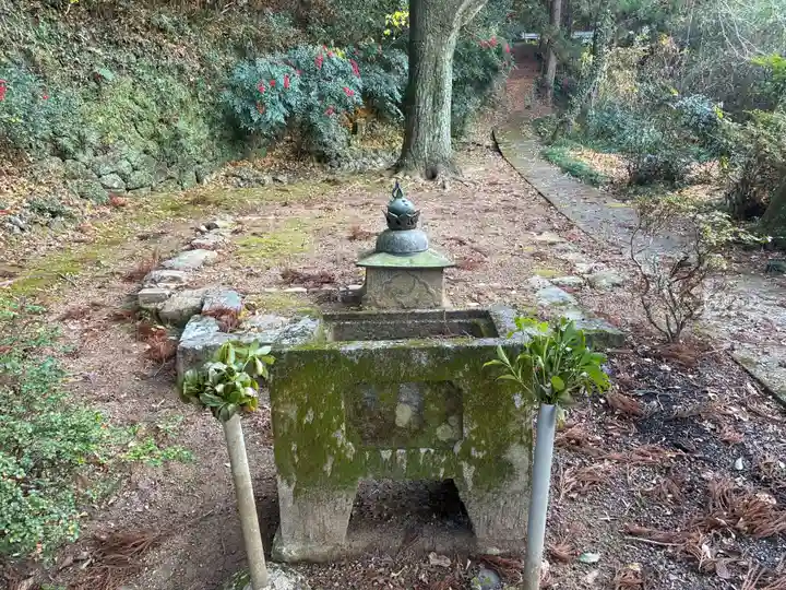 平等寺奥の院 月夜御水大師(徳島県)