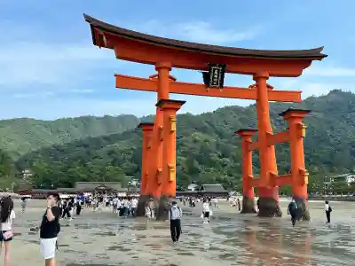 厳島神社の鳥居