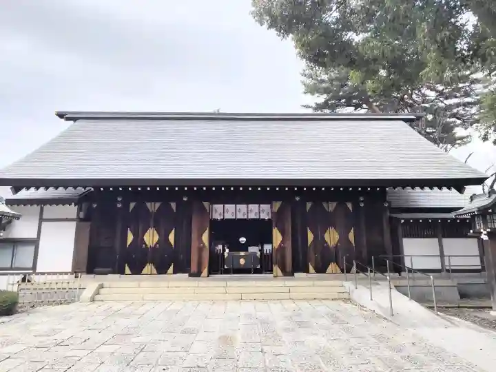 松陰神社の{uncategorized: "未分類", other: "その他", undefined: "問題あり", building: "その他建物", grave: "お墓", sacred_gate: "鳥居", guardian: "狛犬", statue: "像", buddha: "仏像", history: "歴史", nature: "自然", garden: "庭園", animal: "動物", pagoda: "塔", temizu: "手水舎", mountain_gate: "山門・神門", sanctuary: "本殿・本堂", subordinate: "末社・摂社", art: "芸術", scenery: "景色", jizo: "地蔵", ema: "絵馬", goshuin: "御朱印", omikuji: "おみくじ", items: "授与品その他", amulet: "お守り", goshuincho: "御朱印帳", eats: "食事", festival: "お祭り", votive_dance: "神楽", shichigosan: "七五三参", wedding: "結婚式", experience: "体験その他", initially: "初詣", around: "周辺", anti_infection: "感染症対策"}