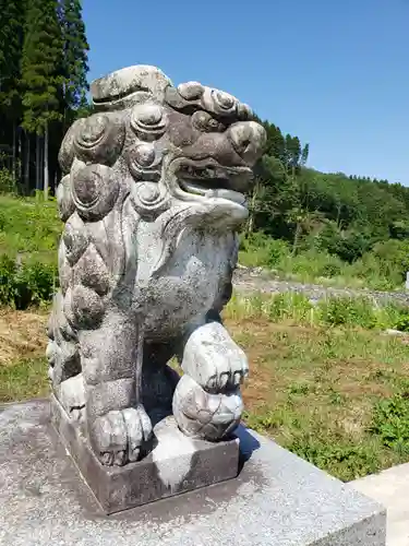 八幡神社の狛犬