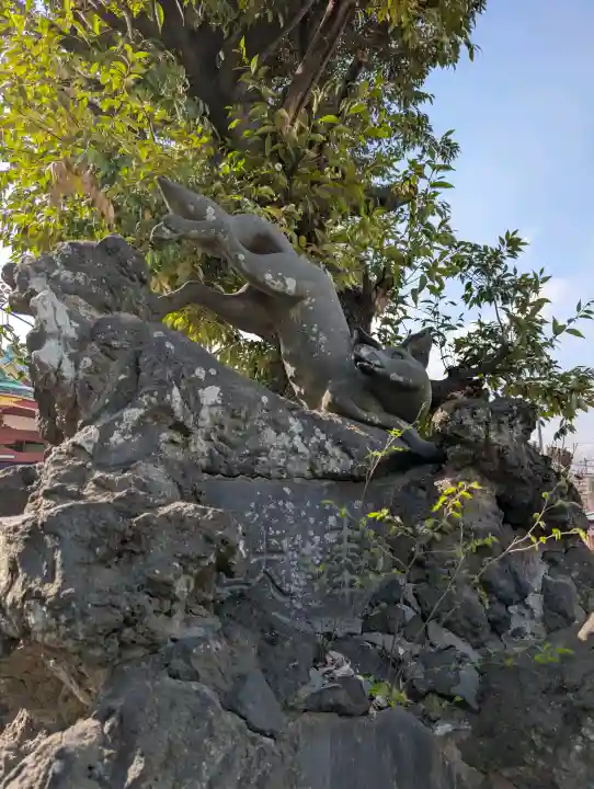 千住神社の{uncategorized: "未分類", other: "その他", undefined: "問題あり", building: "その他建物", grave: "お墓", sacred_gate: "鳥居", guardian: "狛犬", statue: "像", buddha: "仏像", history: "歴史", nature: "自然", garden: "庭園", animal: "動物", pagoda: "塔", temizu: "手水舎", mountain_gate: "山門・神門", sanctuary: "本殿・本堂", subordinate: "末社・摂社", art: "芸術", scenery: "景色", jizo: "地蔵", ema: "絵馬", goshuin: "御朱印", omikuji: "おみくじ", items: "授与品その他", amulet: "お守り", goshuincho: "御朱印帳", eats: "食事", festival: "お祭り", votive_dance: "神楽", shichigosan: "七五三参", wedding: "結婚式", experience: "体験その他", initially: "初詣", around: "周辺", anti_infection: "感染症対策"}