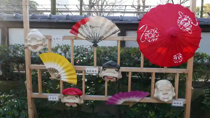 上野東照宮の{uncategorized: "未分類", other: "その他", undefined: "問題あり", building: "その他建物", grave: "お墓", sacred_gate: "鳥居", guardian: "狛犬", statue: "像", buddha: "仏像", history: "歴史", nature: "自然", garden: "庭園", animal: "動物", pagoda: "塔", temizu: "手水舎", mountain_gate: "山門・神門", sanctuary: "本殿・本堂", subordinate: "末社・摂社", art: "芸術", scenery: "景色", jizo: "地蔵", ema: "絵馬", goshuin: "御朱印", omikuji: "おみくじ", items: "授与品その他", amulet: "お守り", goshuincho: "御朱印帳", eats: "食事", festival: "お祭り", votive_dance: "神楽", shichigosan: "七五三参", wedding: "結婚式", experience: "体験その他", initially: "初詣", around: "周辺", anti_infection: "感染症対策"}