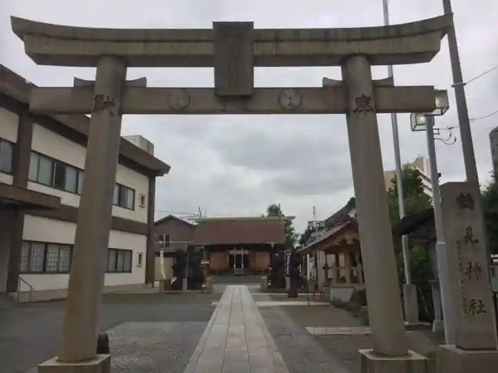 鶴見神社の鳥居