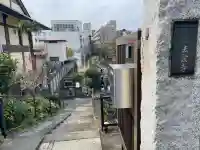 法雲寺の{uncategorized: "未分類", other: "その他", undefined: "問題あり", building: "その他建物", grave: "お墓", sacred_gate: "鳥居", guardian: "狛犬", statue: "像", buddha: "仏像", history: "歴史", nature: "自然", garden: "庭園", animal: "動物", pagoda: "塔", temizu: "手水舎", mountain_gate: "山門・神門", sanctuary: "本殿・本堂", subordinate: "末社・摂社", art: "芸術", scenery: "景色", jizo: "地蔵", ema: "絵馬", goshuin: "御朱印", omikuji: "おみくじ", items: "授与品その他", amulet: "お守り", goshuincho: "御朱印帳", eats: "食事", festival: "お祭り", votive_dance: "神楽", shichigosan: "七五三参", wedding: "結婚式", experience: "体験その他", initially: "初詣", around: "周辺", anti_infection: "感染症対策"}